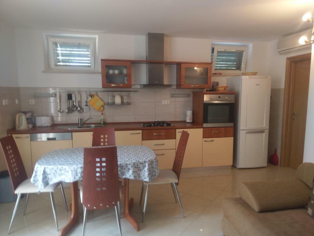 Apartment Lucija Betina  Exterior photo